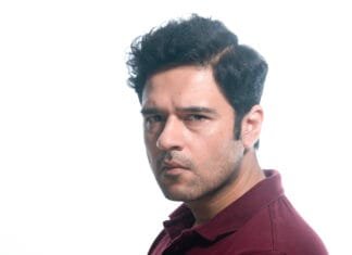 Bollywood poses-Mr X